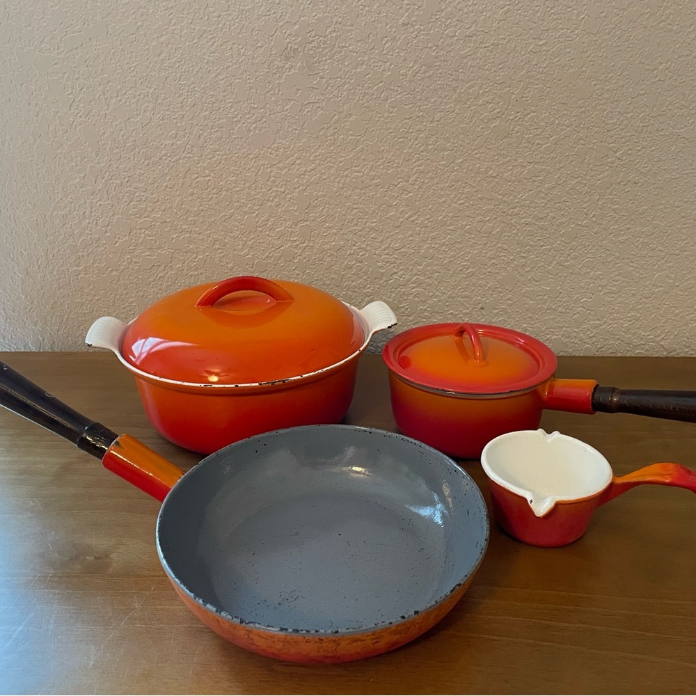 Descoware Orange and Red Cookware Set